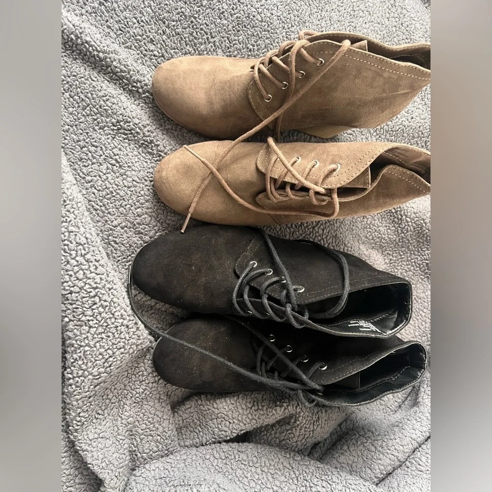 Bundle of Women's Wedge Ankle Boots - Black and Tan